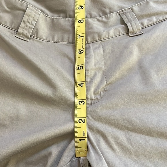 The North Face tan shorts - Picture 6 of 7
